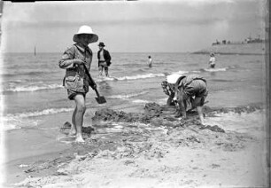 Ostende, Spielende Kinder am Strand