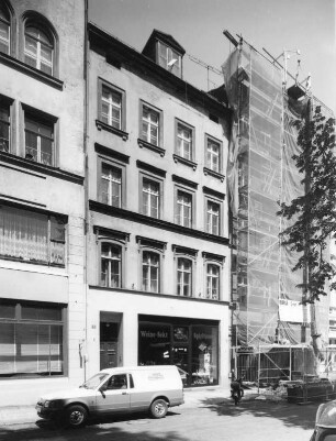 Görlitz-Altstadt, Elisabethstraße 3. Wohnhaus mit Laden (um 1860). Straßenansicht