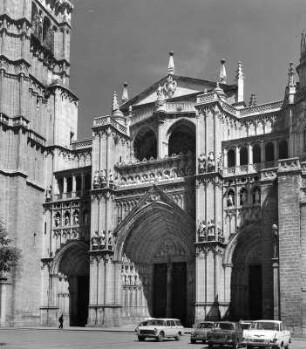 Toledo. Catedral de Santa María de la Asunción de Toledo (Grundsteinlegung 1227). Teilansicht