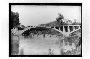 Zweibogige Brücke : Südthailand. Zweibogige Betonbrücke im Bau, 1912/1913