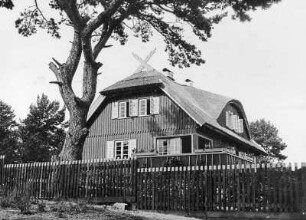 Nidden (heute Nida) auf der Kurischen Nehrung. Ansicht des Sommersitzes des Dichters Thomas Mann, der sich auf dem "Schwiegermutterberg" im Ortsteil Purwin befindet