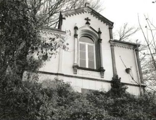 Dresden- Wachwitz, Wachwitzer Weinberg. Königlicher Weinberg. Kapelle (1839; K. M. Haenel). Talseite