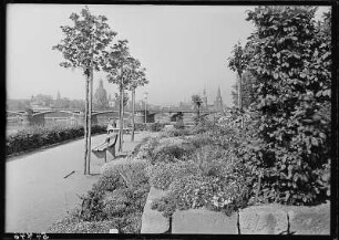 Arnimstraße (Wigardstraße) : Terrassenufer, Dampferanlegestelle