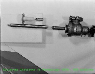 Spezielle Schleuse für Brennelementkapseln der Abteilung Reaktorbetrieb/Maschinenbau (RB/M)