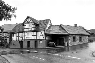 Hofanlage (Hofanlage, Fachwerk und Bruchstein); Vöhl, Arolser Straße 27