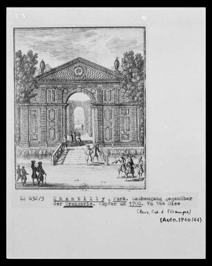 Chantilly, Schlosspark, Laubengang gegenüber der Orangerie