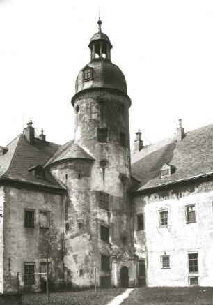 Frauenstein, Schloss, Blick vom Hof auf den Schlossturm