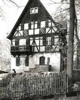 Dresden-Loschwitz, Pillnitzer Landstraße 61. Villa (um 1900)