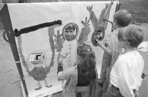 "Mobile Spielaktion" für Kinder im Beiertheimer Wäldchen, organisiert vom Stadtjugendausschuss Karlsruhe