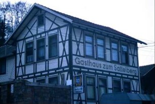 Gaststätte "Gasthaus zum Sattelberg", besteht seit 300 Jahren