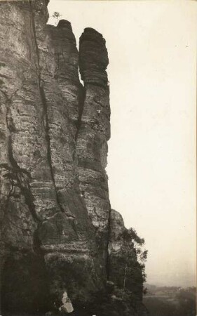 Sächsische Schweiz, Rathener Gebiet. Seilschaft an der Südwestwand (VIIa) am Vorderen Gansfelsen