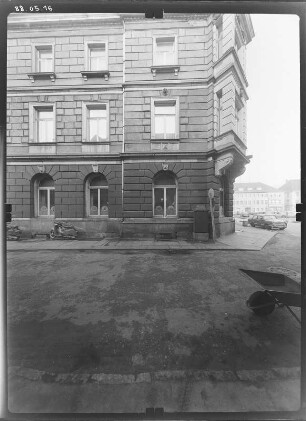Großenhain, Karl-Marx-Platz (Hauptmarkt) 1. Rathaus (1875; B. Adam, O. Hähnel). Teilansicht
