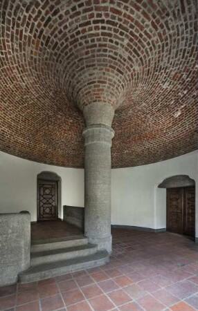 Evangelische Pauluskirche — Eingangshalle