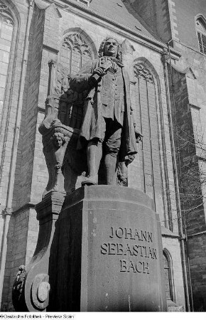 Bachdenkmal vor der Thomaskirche