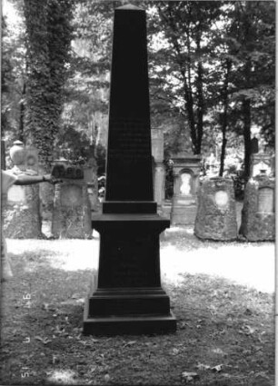 Grabstein 196 [Hahn S. 159-160 Grab-Nr. 158/159 /164/165]: Grabstein 196 [Hahn S. 160 Grab-Nr. 158/159]