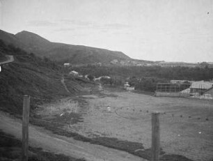 Landschaft bei Maoka : Küstenterrasse mit Blick zum Harukaze-yama