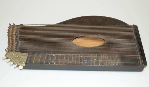 Board zither with resonance box (box zither)