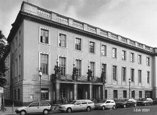 Verwaltungs- und Magazingebäude der Staatsoper; Berlin, Mitte