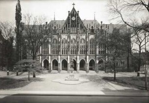 Dresden-Altstadt, Georgplatz. Kreuzschule (1864-1865; C. F. Arnold). Straßenfront