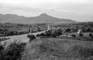 Hechingen: Burg Hohenzollern und Bundesstraße