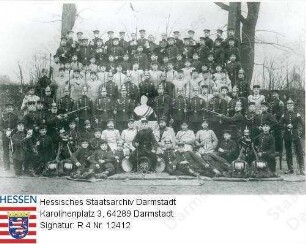 Militär, Hessen / Reservistenjahrgang 1897 / Gruppenaufnahme im Freien