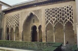 Alcázar — Patio del Yeso