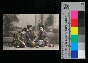 Drei japanische Frauen beim Tee trinken