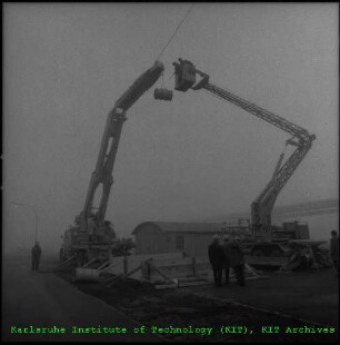 Vorbereitung von Fallversuchen der Abteilung Reaktorbetrieb und Technik (RB)/Projektbereich (PB)