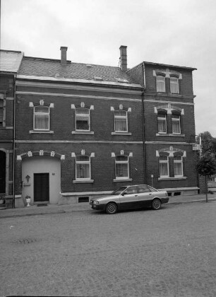 Schöneck, Hauptstraße 85. Wohnhaus (um 1880/1900). Straßenansicht