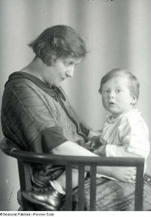 Die Fotografin Ursula Richter mit ihrem Sohn Dagor