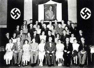 Nationalsozialismus - Kundgebungen, Feiern, Festtage. Tanzschulkurs im Zieglersaal