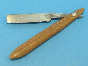CELEBRATED RAZOR