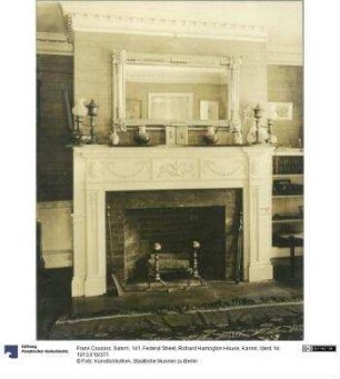 Salem, 141, Federal Street, Richard Harrington House, Kamin