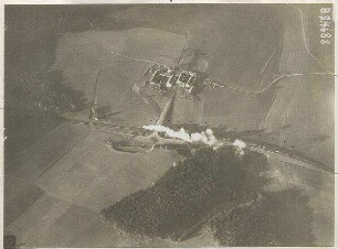 Fahrender Zug in Richtung Landshut bei Pfellnkofen (1300 m)