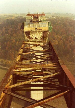 Kochertalbrücke, km 679,942 - 681,070 Gebaut Oktober 1976 - 15.Oktober 1979. Vorbauschnabel