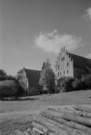 Chorin. Zisterzienserkloster (1334 geweiht), Pfortenhaus und Brauereihaus von Südosten