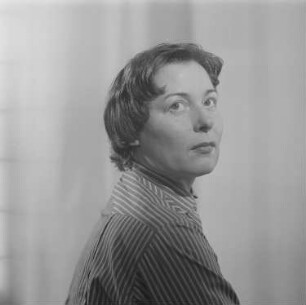 Porträt von Ellinor Vogel, Schauspielerin am Deutschen Theater Berlin : Porträt von Ellinor Vogel