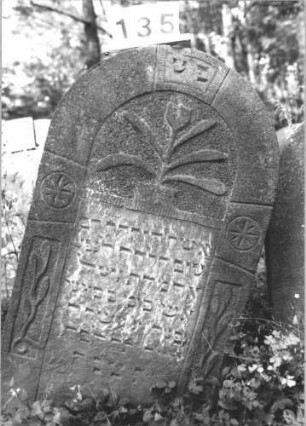 Grabstein 135
