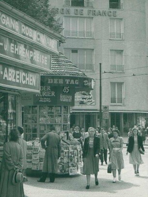 Maison de France mit Zeitungsstand am Kurfürstendamm