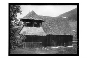 Holzkirche : Rumänien? Schindelgedeckte Holzkirche mit hölzernem Glockturm, 1918