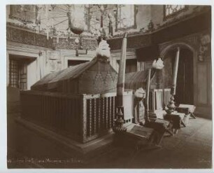 Laleli-Moschee (Tulpen-Moschee), Mausoleum von Sultan Mustafa III., Istanbul: Innenansicht, Grabmal Mustafa III.