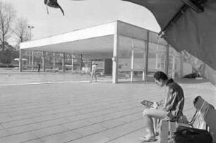Beginn der Badesaison im Rheinhafenbad