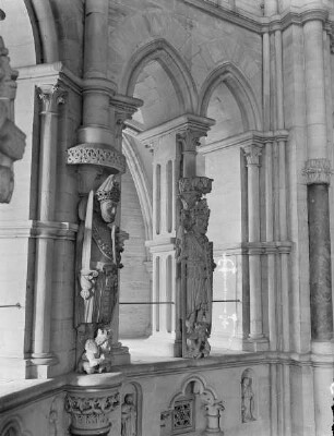 Sechs Pfeilerfiguren im Chorhaupt — Der heilige Mauritius (5. Figur von Norden)