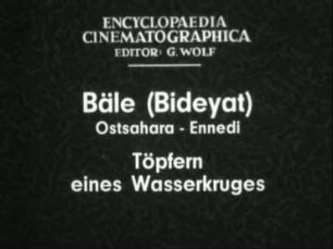 Bäle (Bideyat) (Ostsahara, Ennedi) - Töpfern eines Wasserkruges