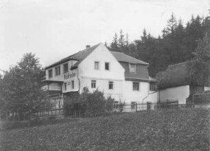 Berggießhübel-Zwiesel (Bad Gottleuba-Berggießhübel-Zwiesel), Nr. 3. Villa Waldfrieden mit Café. Talseite