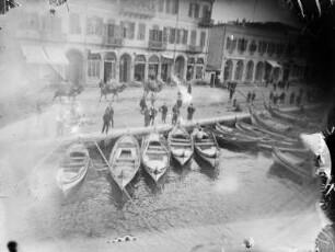 Venedig, Straßenszene und venezianische Gondeln