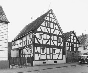 Fachwerkwohnhaus; Altenstadt, Kirchgasse 10