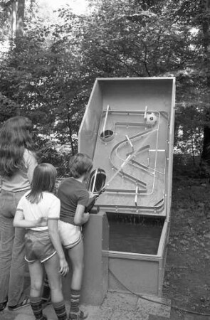 Wasserspiel-Parcours für Kinder im Märchenwald Rappenwört