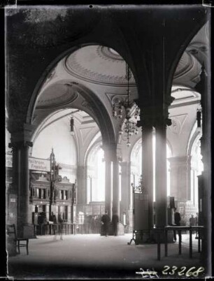 Alter Bahnhof, Empfangshalle 1913, Foto: Schuster ?