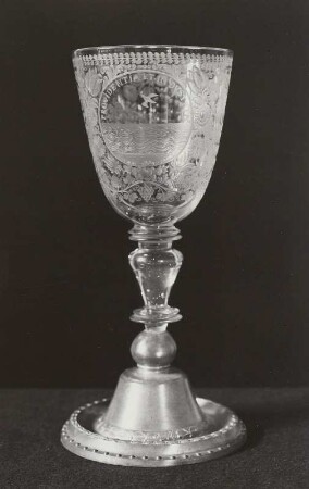 Pokal mit der Inschrift "Providentia et Industria"
